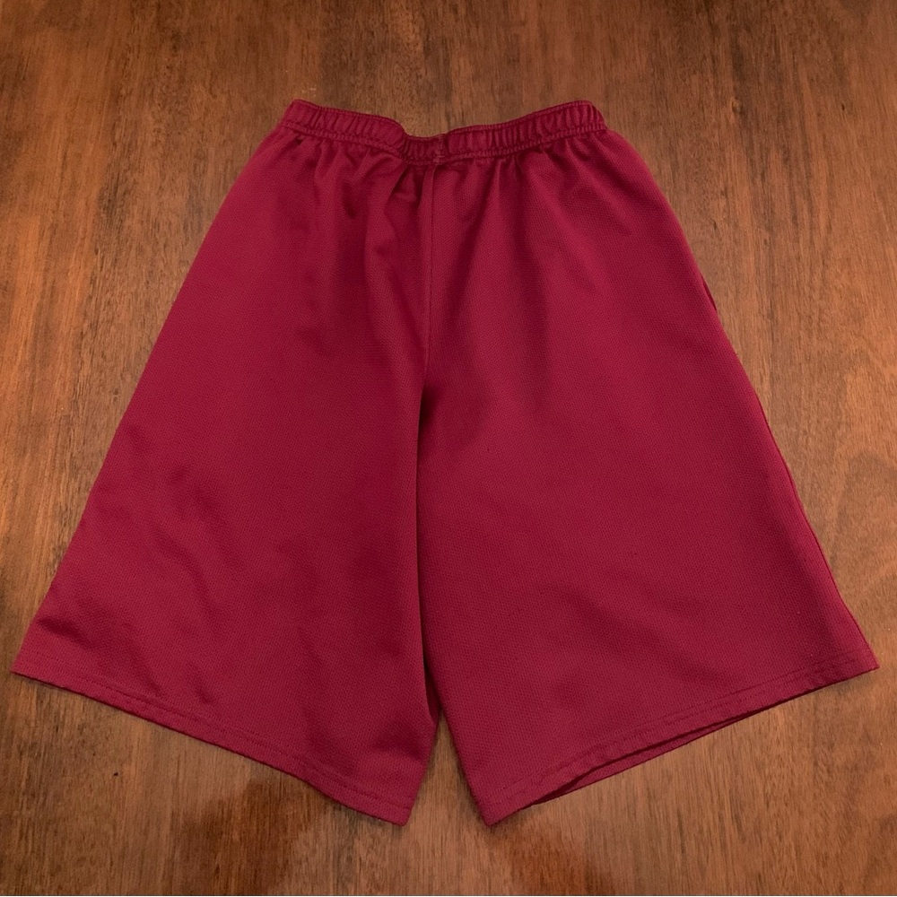 Under Armour Mens Shorts Burgundy Size SM/P W/White Draw String Side Pockets - Picture 5 of 8
